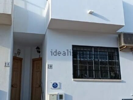 Chalet adosado en venta en calle Punta del Castillo, 20